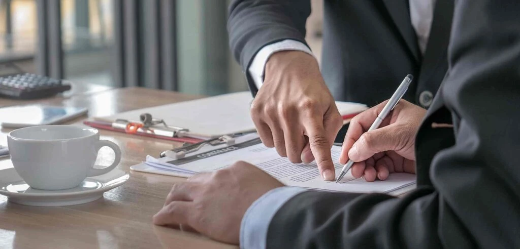 How Corporate Legal Consultants Safeguard Businesses Under UAE Law